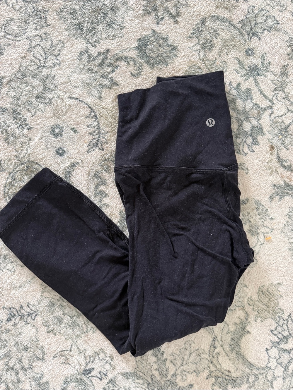 Lululemon black 3/4 leggings